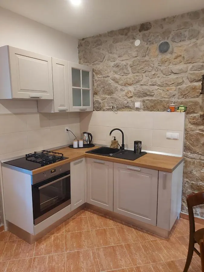 Apartment Holiday Home Pepe Banj